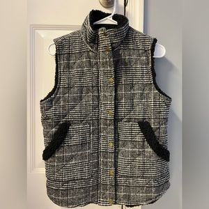 Cozy Houndstooth Black and White Plaid Fleece Sherpa Vest Small NWT Fall Winter